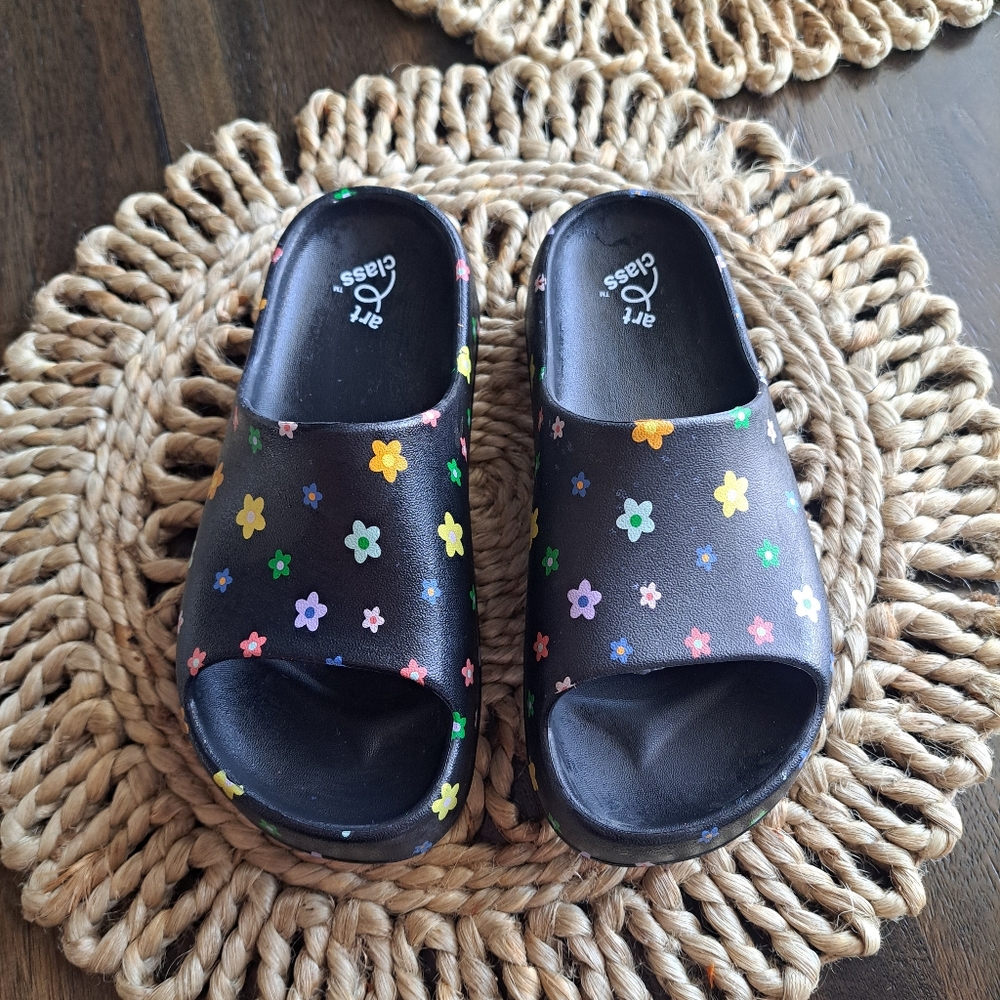 Girl Slides 🌸💙🌼
